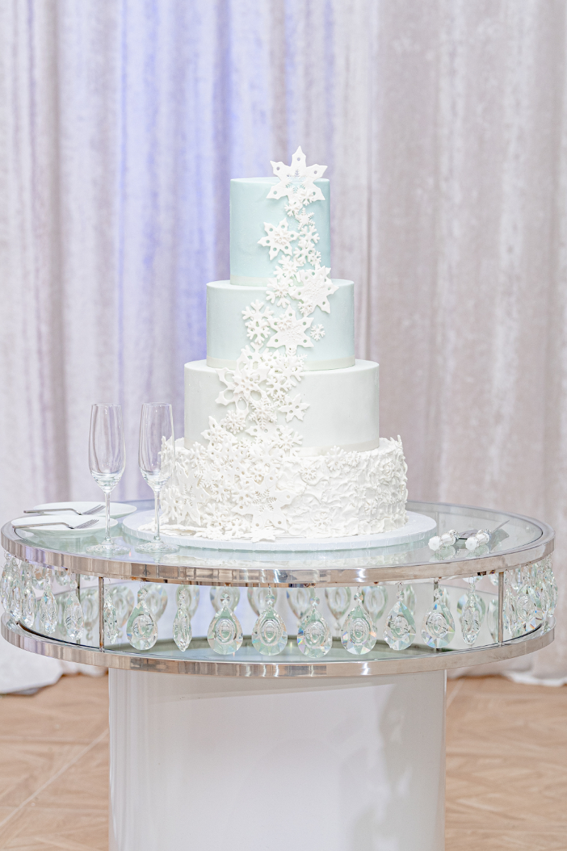 Winter wonderland wedding cake setup